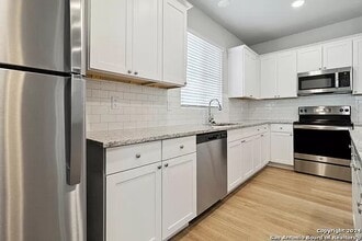 13315 Stadium Cv, Unit 101 in San Antonio, TX - Building Photo - Building Photo