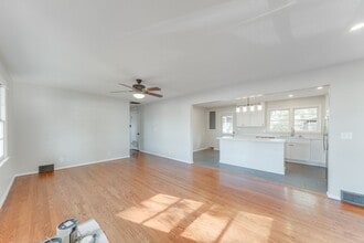 1206 S Mattis Ave in Champaign, IL - Building Photo - Building Photo