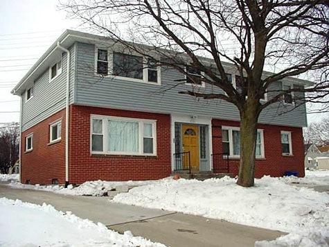 1711 S 92nd St in Milwaukee, WI - Foto de edificio