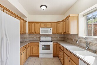 825 Crestmont Way in Missoula, MT - Building Photo - Building Photo