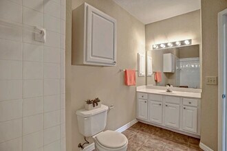 Lincoln Villas on Memorial in Tulsa, OK - Foto de edificio - Building Photo