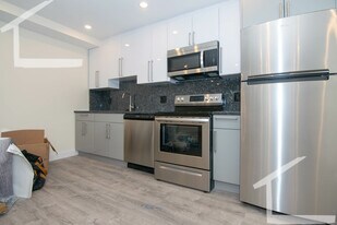 1028 Commonwealth Ave in Brookline, MA - Building Photo
