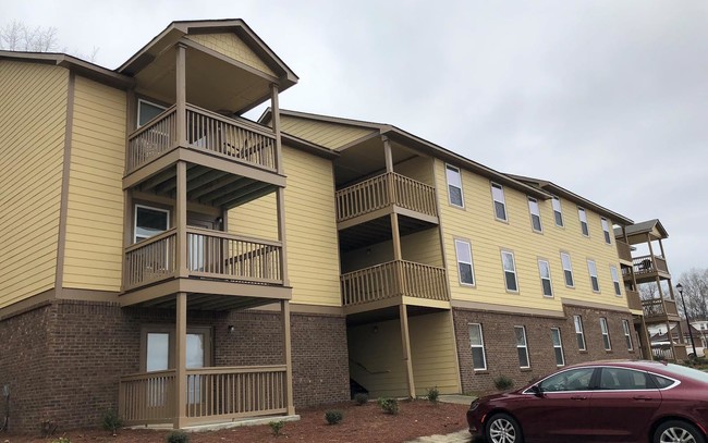 College Station Apartments in Milledgeville, GA - Building Photo - Building Photo