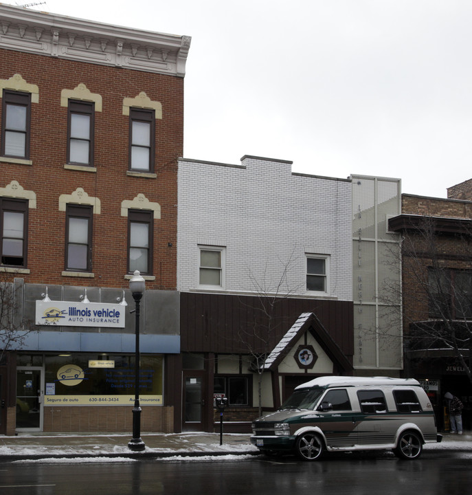 13-15 N Broadway in Aurora, IL - Building Photo