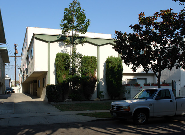 309-319 Concord St in El Segundo, CA - Foto de edificio - Building Photo