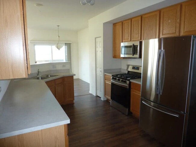 1040 Montego Bay Ct in Romeoville, IL - Building Photo - Building Photo