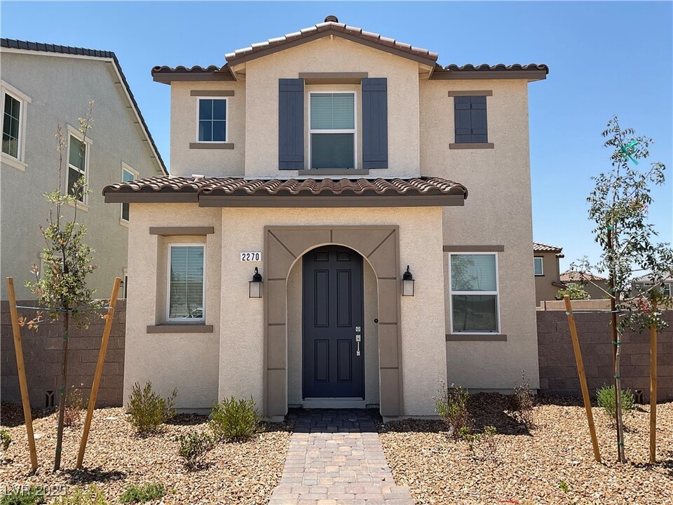 2270 Trasimeno Pl in Henderson, NV - Building Photo