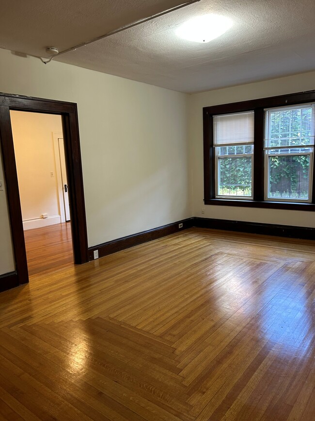329 Beech St in Holyoke, MA - Foto de edificio - Building Photo