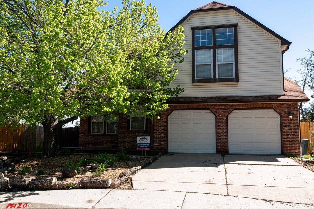 13598 Harrison St. in Thornton, CO - Building Photo