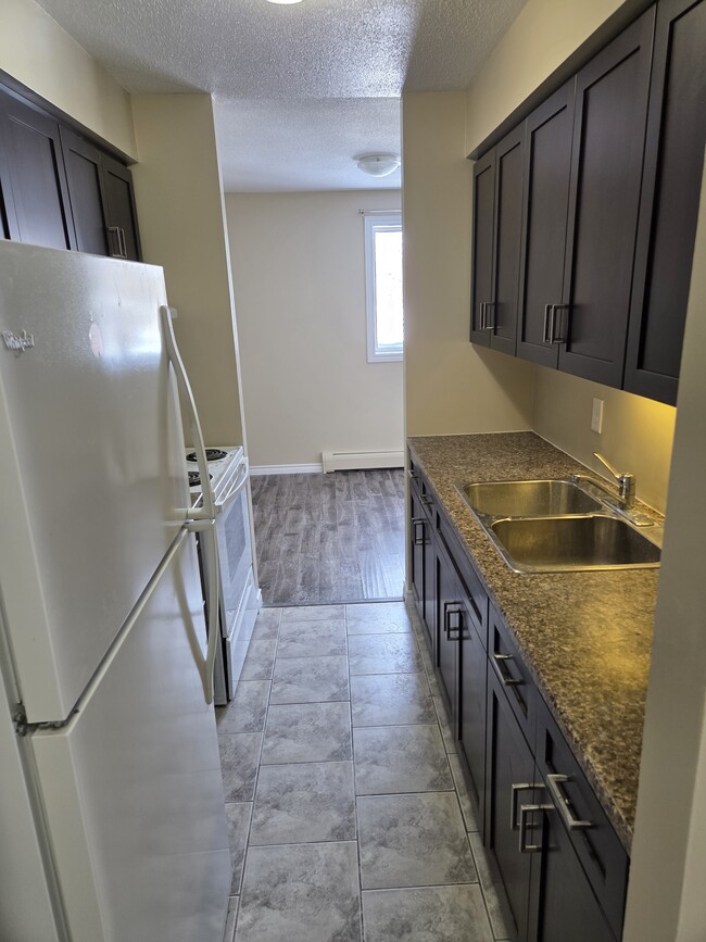 87 Westwood Dr in Kitchener, ON - Building Photo - Building Photo