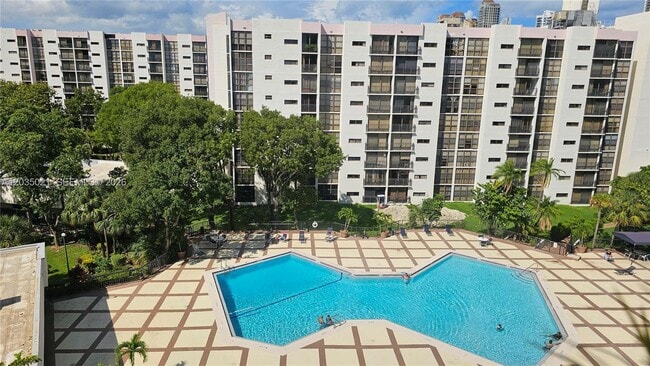 property at 16909 N Bay Rd