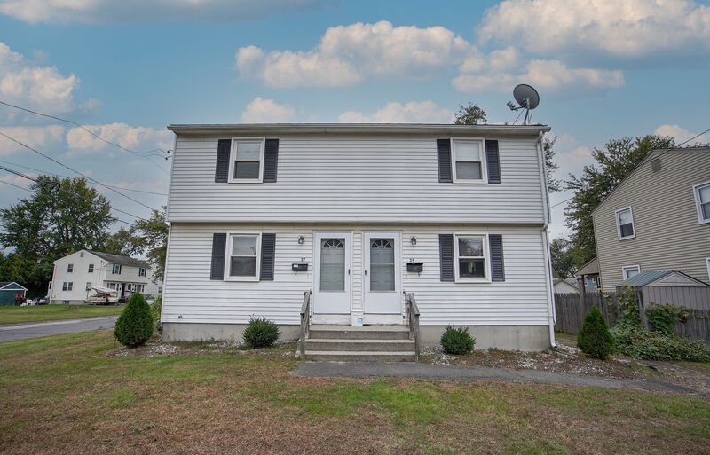 37-39 Greenwood St in Westfield, MA - Building Photo