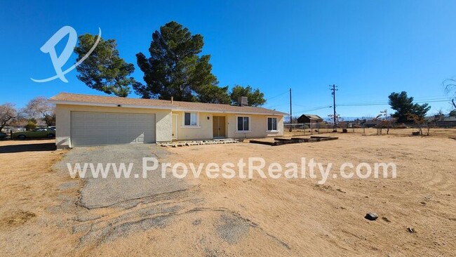 14313 Osage Rd in Apple Valley, CA - Building Photo - Building Photo