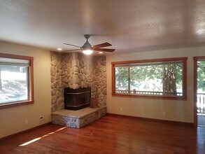 12045 Glenora Way in Sunol, CA - Building Photo - Building Photo