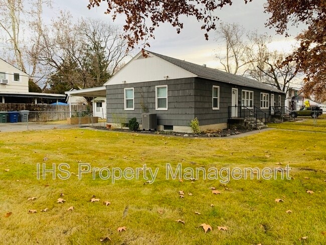 426 Barth Ave