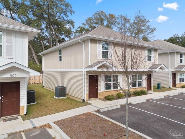 9906 Holsberry Rd in Pensacola, FL - Building Photo - Building Photo