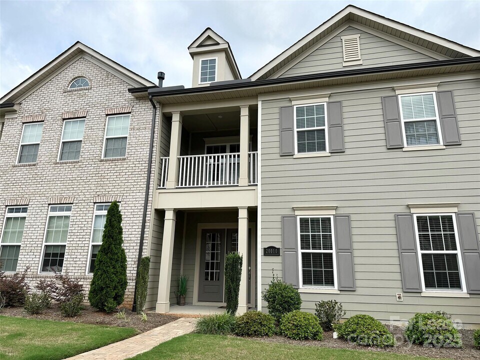 20010 Shaffer Bach Ln in Charlotte, NC - Building Photo