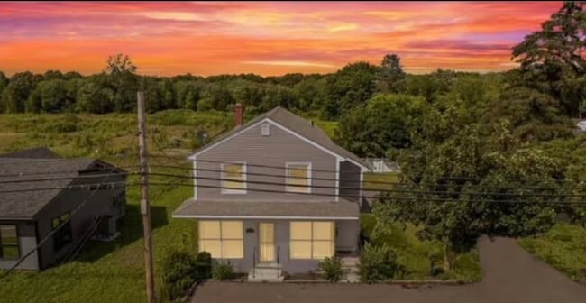 1550 Fall River Ave, Unit 1st floor in Seekonk, MA - Building Photo - Building Photo