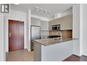 5665 Irmin St in Burnaby, BC - Building Photo - Building Photo