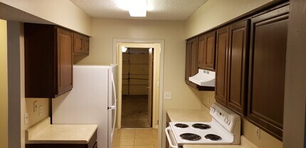 5014 Knightsbridge Cir N in Jacksonville, FL - Building Photo - Building Photo