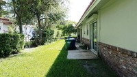 9010 NW 38th Dr in Coral Springs, FL - Foto de edificio - Building Photo