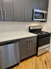 5033 N Harding Ave in Chicago, IL - Building Photo - Building Photo