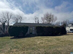 402 Harris Rd in Charlottesville, VA - Building Photo - Building Photo