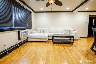 615 Cricket Ln in Woodbridge, NJ - Building Photo - Building Photo