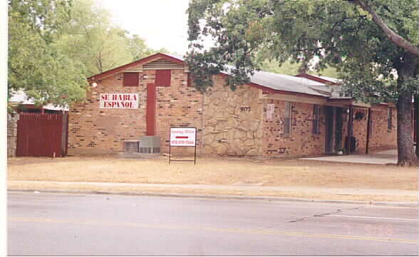 Las Palmas in Irving, TX - Foto de edificio - Building Photo