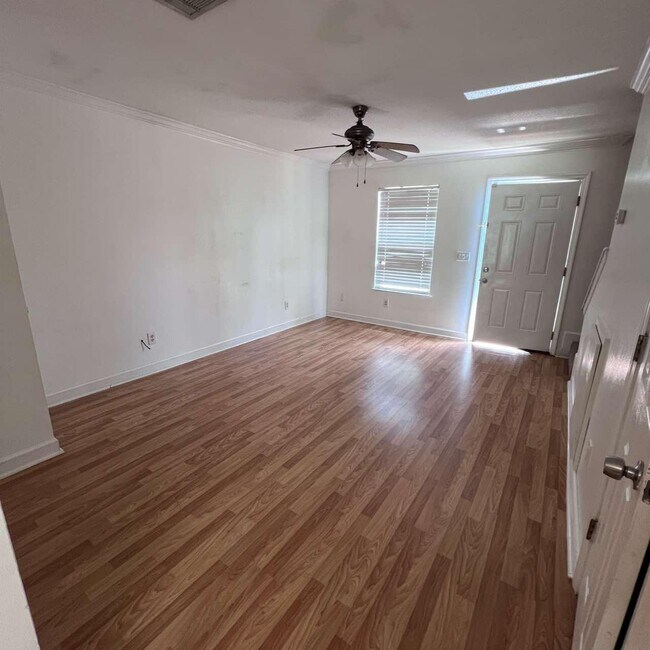 1325 Greendale Ave in Fort Walton Beach, FL - Building Photo - Building Photo