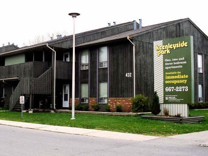 Keenleyside Park in Winnipeg, MB - Building Photo