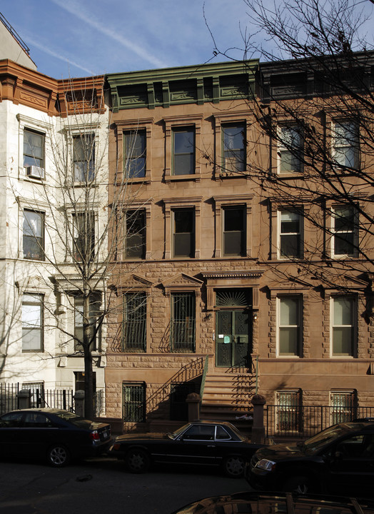 153 W 119th St in New York, NY - Foto de edificio