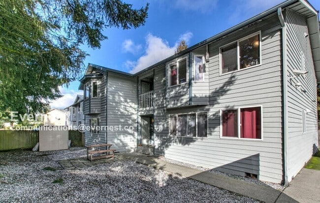 property at 7611 Ridgewood Dr