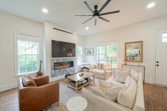 1227 McAlpine Ave in Nashville, TN - Foto de edificio - Building Photo