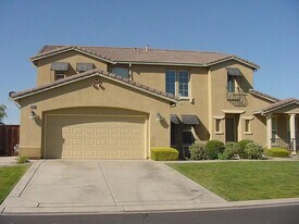 14340 Spyglass Cir in Chowchilla, CA - Building Photo
