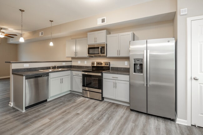Airport Place Apartments in Clarksville, TN - Foto de edificio - Interior Photo