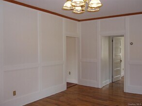 953 Ripley Ln in Oyster Bay, NY - Building Photo - Building Photo