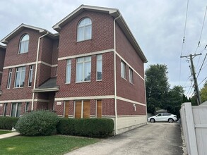 9207 Gerritsen Ave, Unit 0083 in Brookfield, IL - Foto de edificio - Building Photo