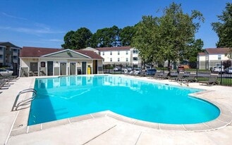 Ashton Village in Portsmouth, VA - Building Photo