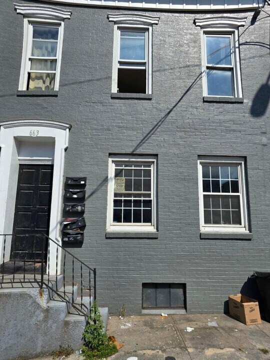 663 E Market St in York, PA - Building Photo