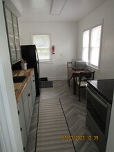 3722 Oakland Dr in Kalamazoo, MI - Foto de edificio - Building Photo