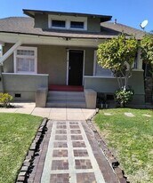 819 N Dos Robles Pl, Unit A in Alhambra, CA - Building Photo