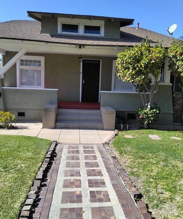 property at 819 N Dos Robles Pl