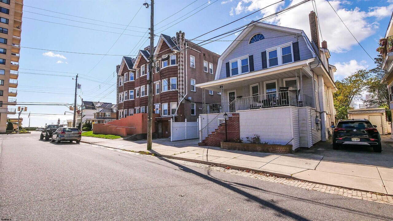 26 S Oakland Ave in Ventnor City, NJ - Building Photo