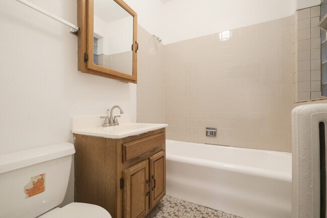 1401 W 80th St in Chicago, IL - Building Photo - Building Photo
