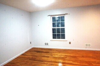 342 Forrest St in Jersey City, NJ - Building Photo - Building Photo