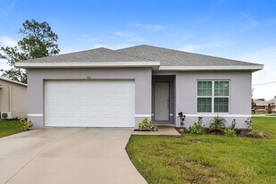 126 Briarcliff Dr in Poinciana, FL - Building Photo