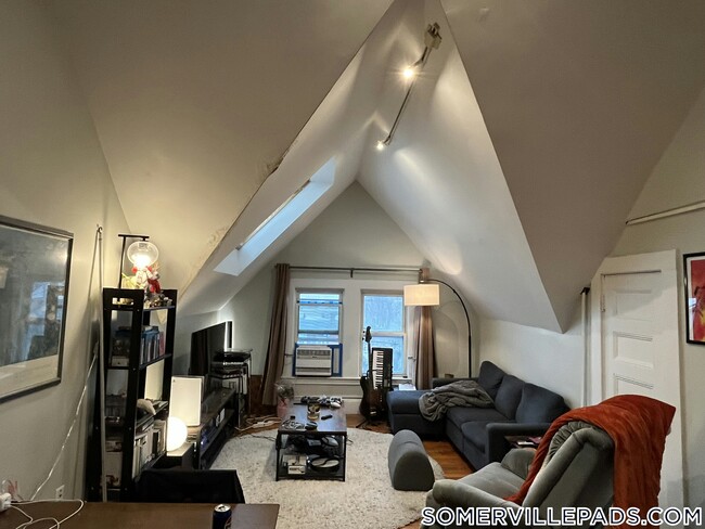 98 Elm St in Somerville, MA - Building Photo - Building Photo