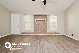 654 Pepperwood Ln in Stone Mountain, GA - Building Photo - Building Photo