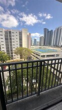 16909 N Bay Rd in Sunny Isles Beach, FL - Building Photo - Building Photo